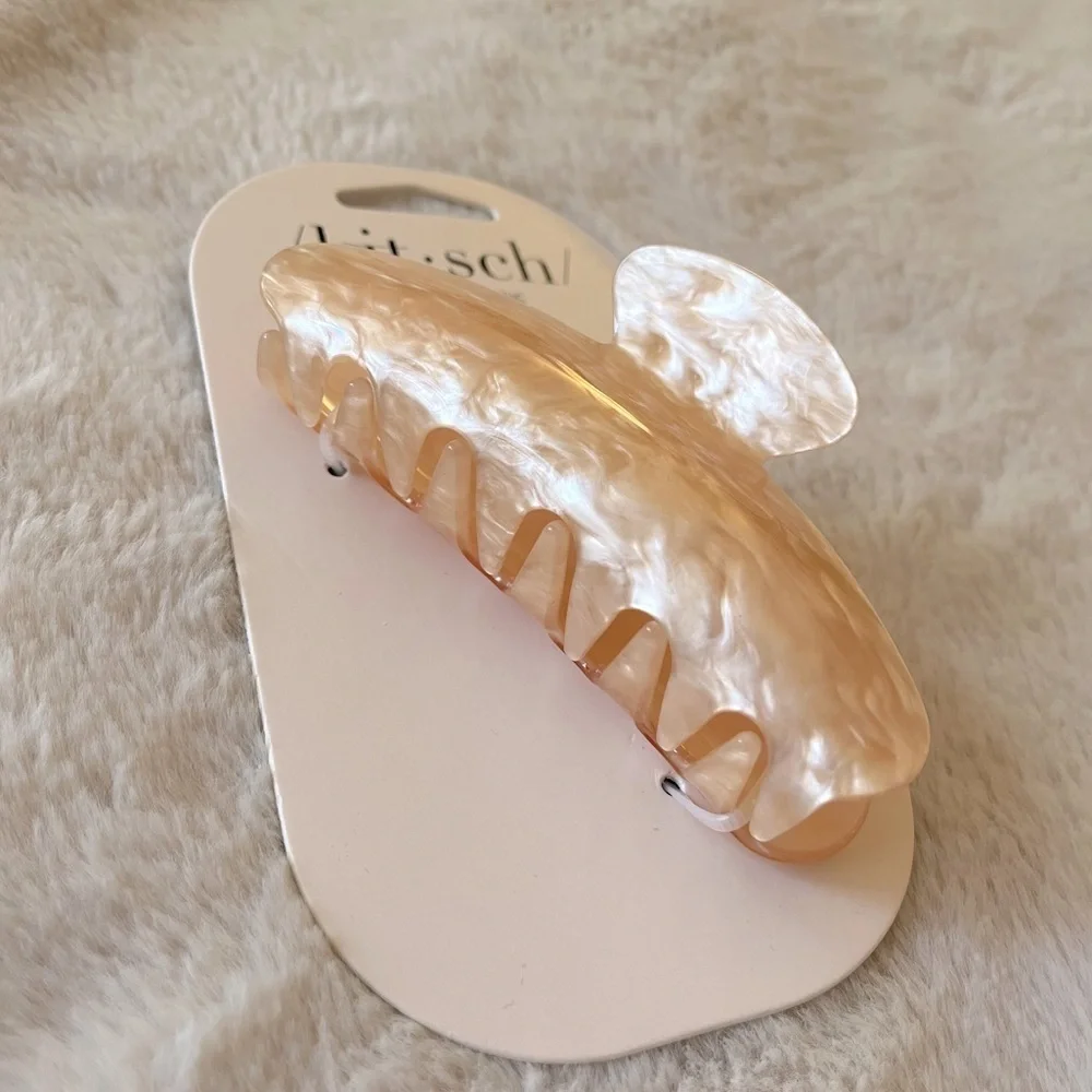 2/$20 ✨NWT Kitsch Blush Pink Marble Claw Clip Eco-Friendly